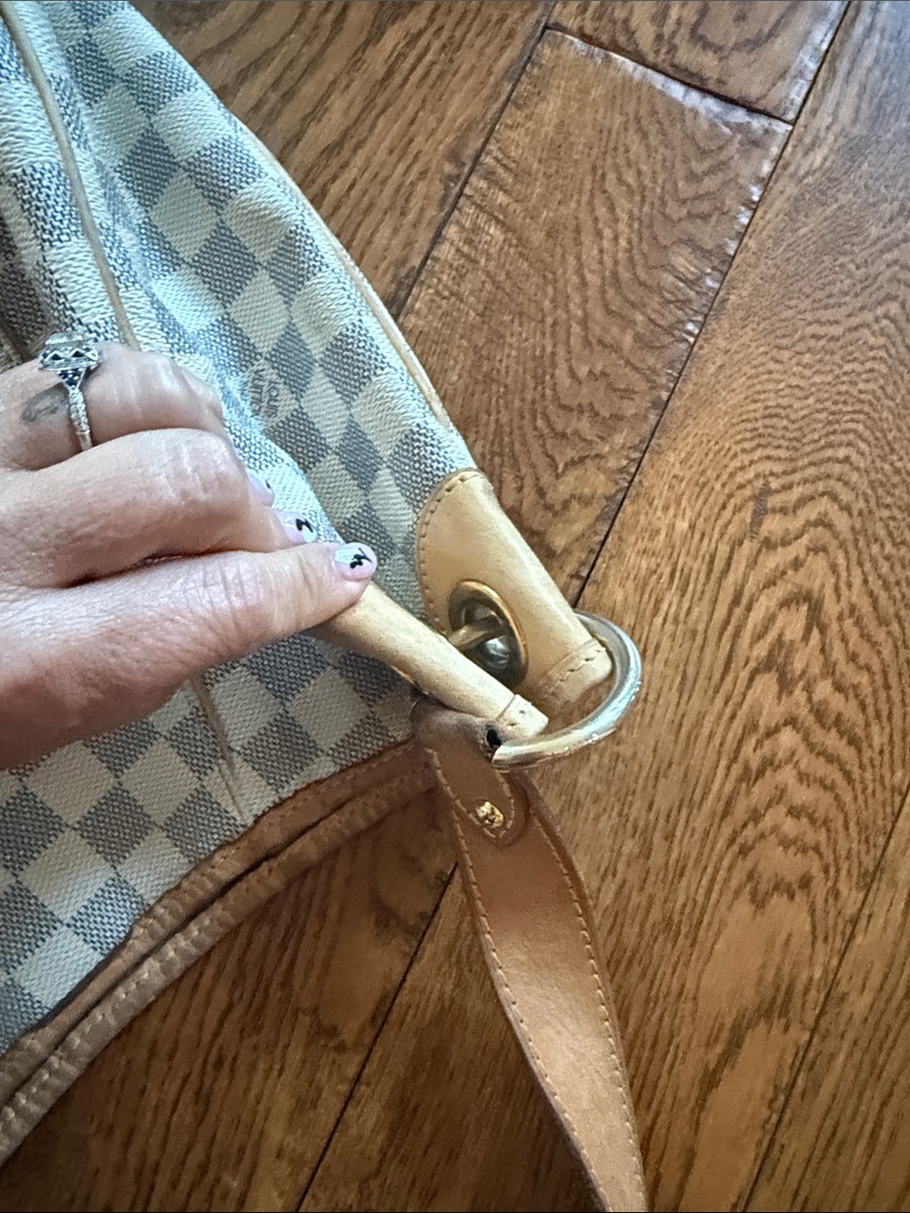 Authentic Louis Vuitton - Picture 8 of 9